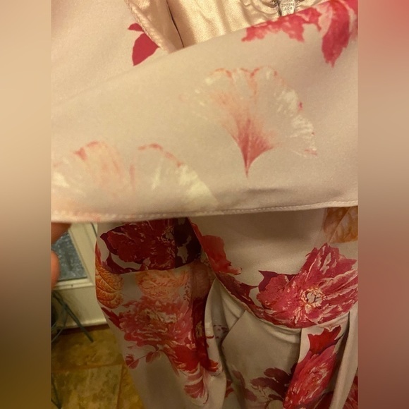 NWOT CITY CHIC FLORAL COLD SHOULDER DRESS SIZE L/20 - Picture 7 of 9